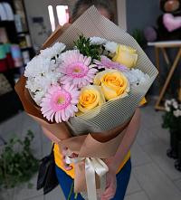 Букет цветов из:  Герберы, Розы и Хризантемы в Кашин