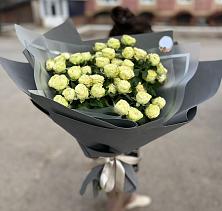 Букет Белые кустовые розы Солинеро в Кашин