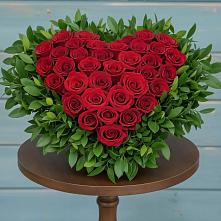 Цветочная композиция из Розы в виде сердца в Кашин