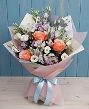 Букет цветов из:  Лизиантусы, Розы, Альстромерии и Гипсофила в Кашин