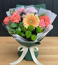 Букет цветов из:  Гвоздики, Розы, Герберы и Хризантемы #REPLACE_PRED# Кашин