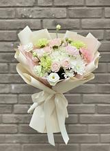 Букет цветов из:  Гвоздики, Розы, Лизиантусы и Хризантемы в Кашин