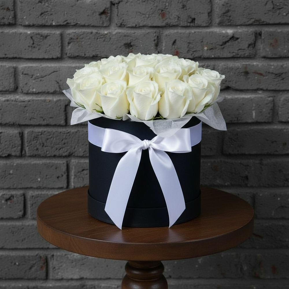 Цветочная композиция из Розы в шляпной коробке в Кашин