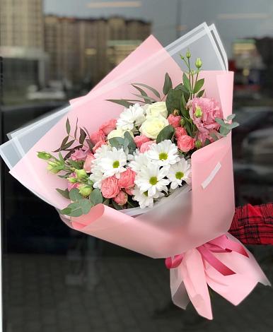 Букет цветов из: Розы, Лизиантусы и Хризантемы в Кашин