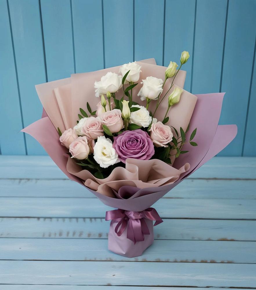 Букет цветов из: Розы и Лизиантусы в Кашин